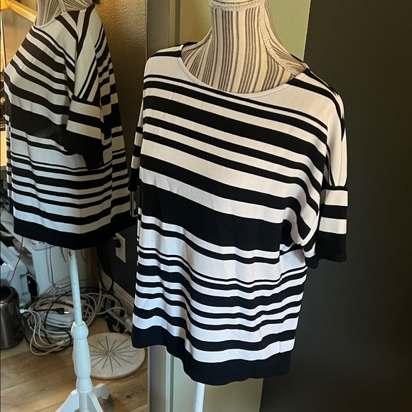 Chico’s, size 2 (US Large), Black and White Striped Women's Top, UIGC - Picture 3 of 8